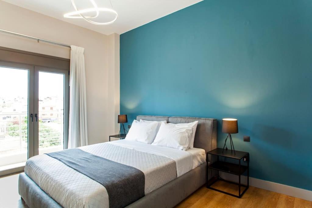 Minimal Loft Art With Sea View Over Heraklion Harbour Exterior photo