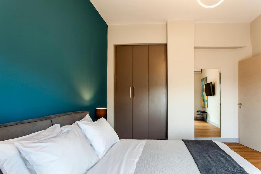 Minimal Loft Art With Sea View Over Heraklion Harbour Exterior photo