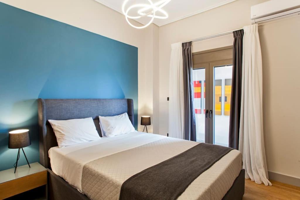 Minimal Loft Art With Sea View Over Heraklion Harbour Exterior photo