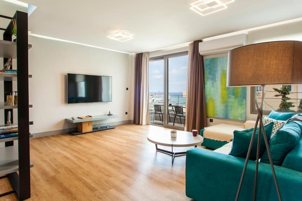 Minimal Loft Art With Sea View Over Heraklion Harbour Exterior photo
