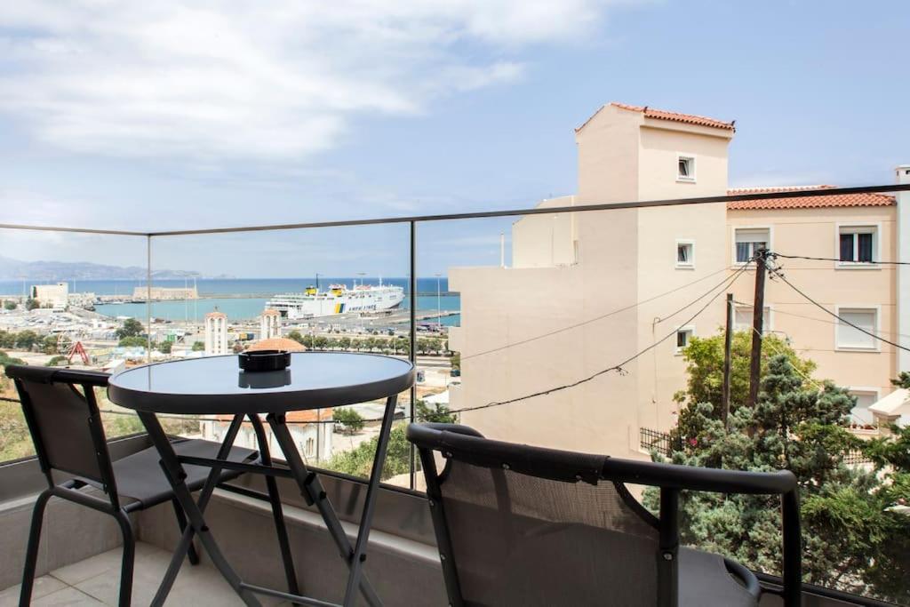 Minimal Loft Art With Sea View Over Heraklion Harbour Exterior photo