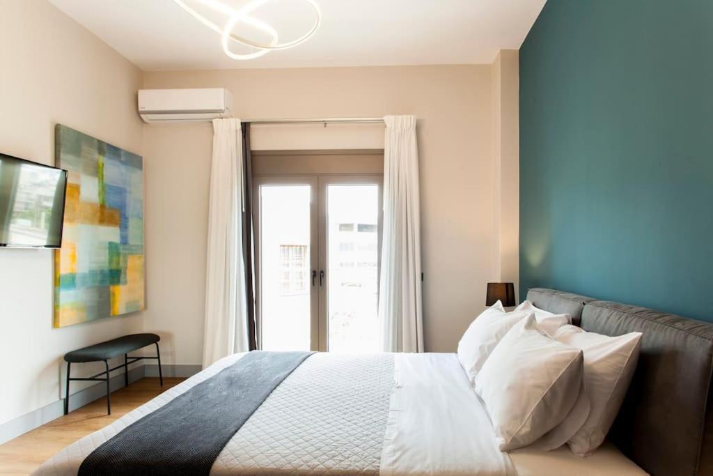 Minimal Loft Art With Sea View Over Heraklion Harbour Exterior photo